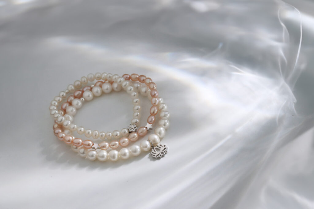 Édesvízi tenyésztett gyöngy karkötők
